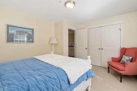 24 Parker Way Falmouth ME 04105