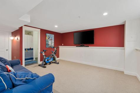 24 Parker Way Falmouth ME 04105