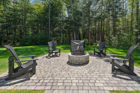 24 Parker Way Falmouth ME 04105
