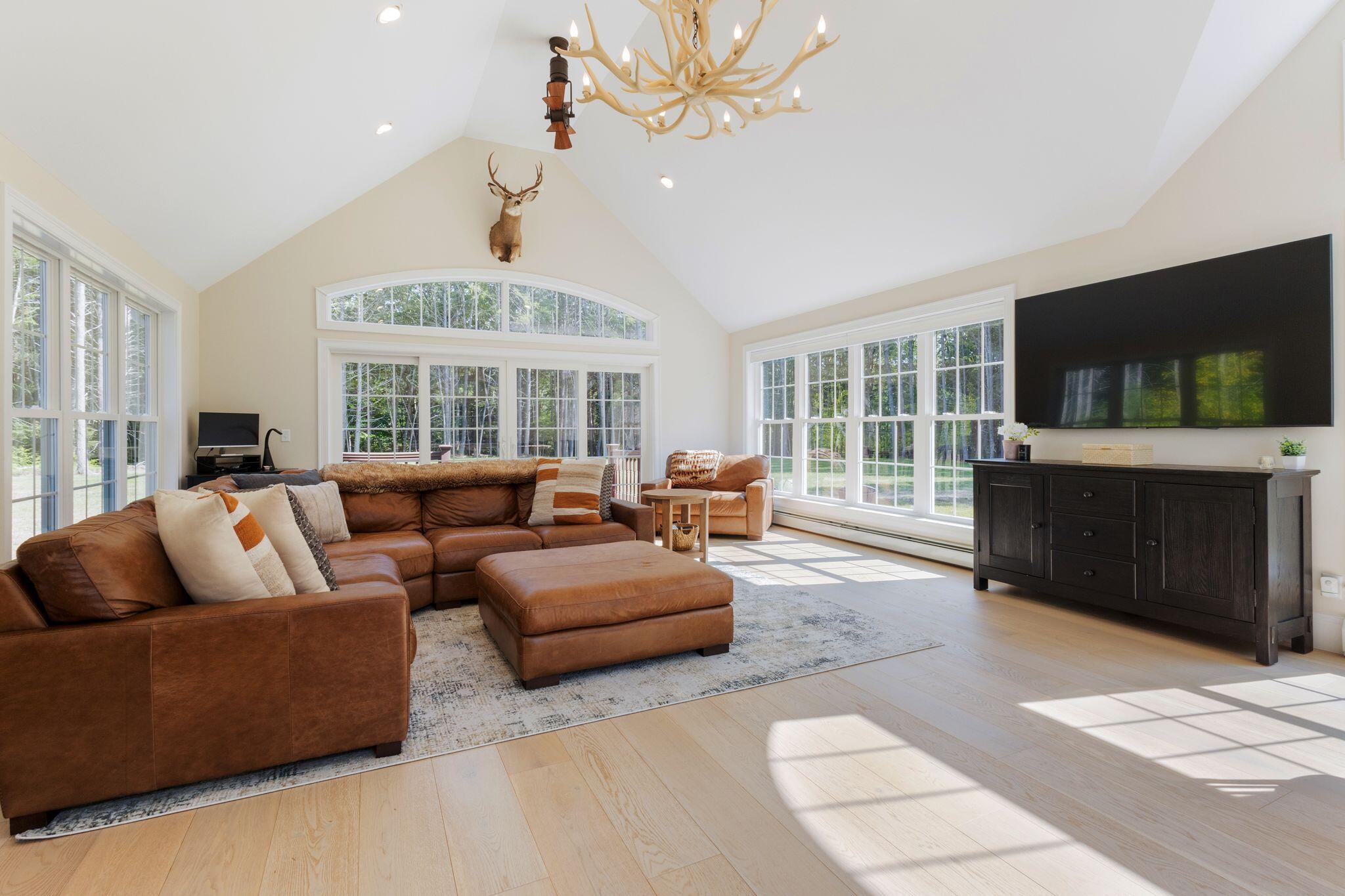 15 Silver Brook Circle Scarborough ME 04074