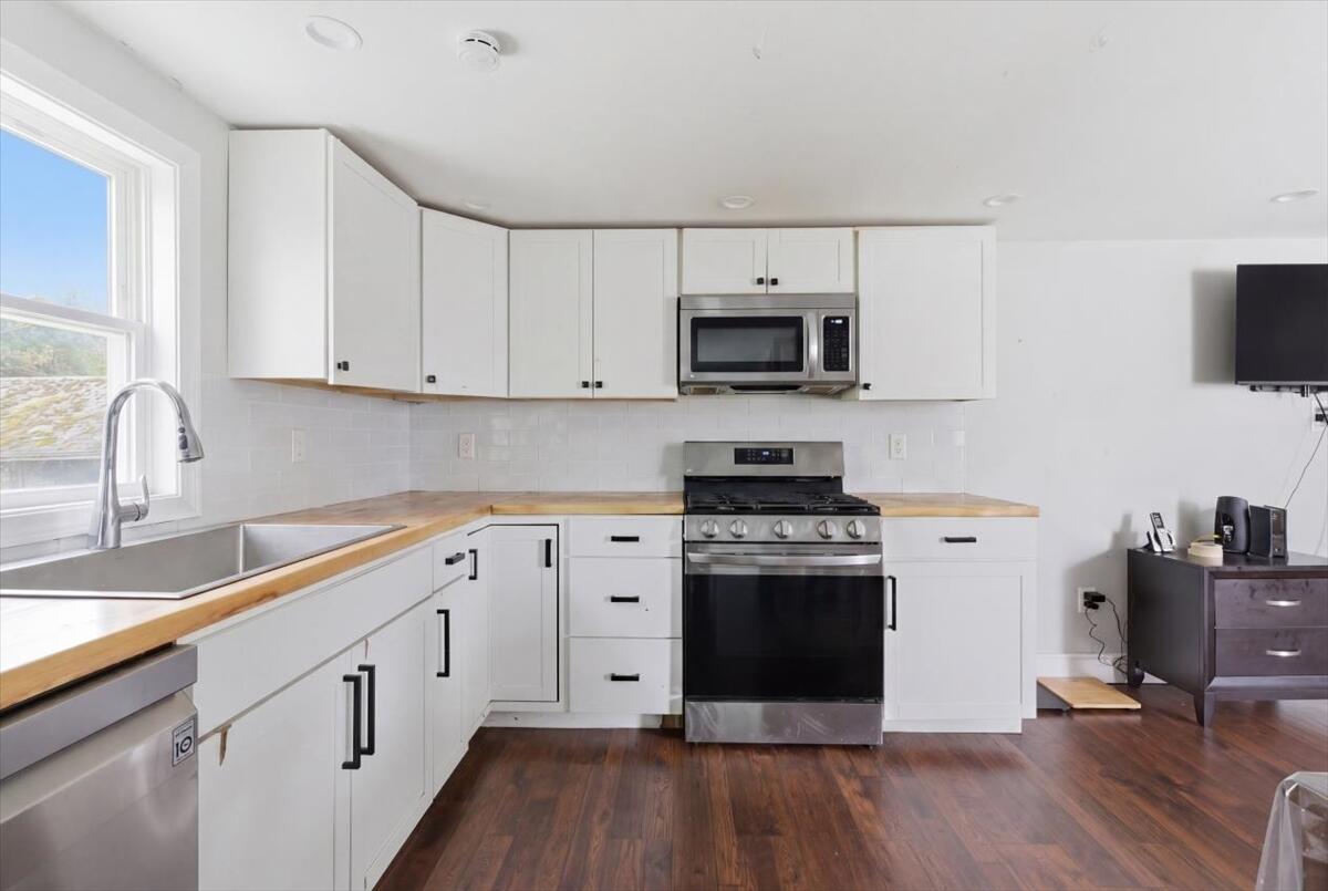 18 Coolidge Avenue Saco ME 04072