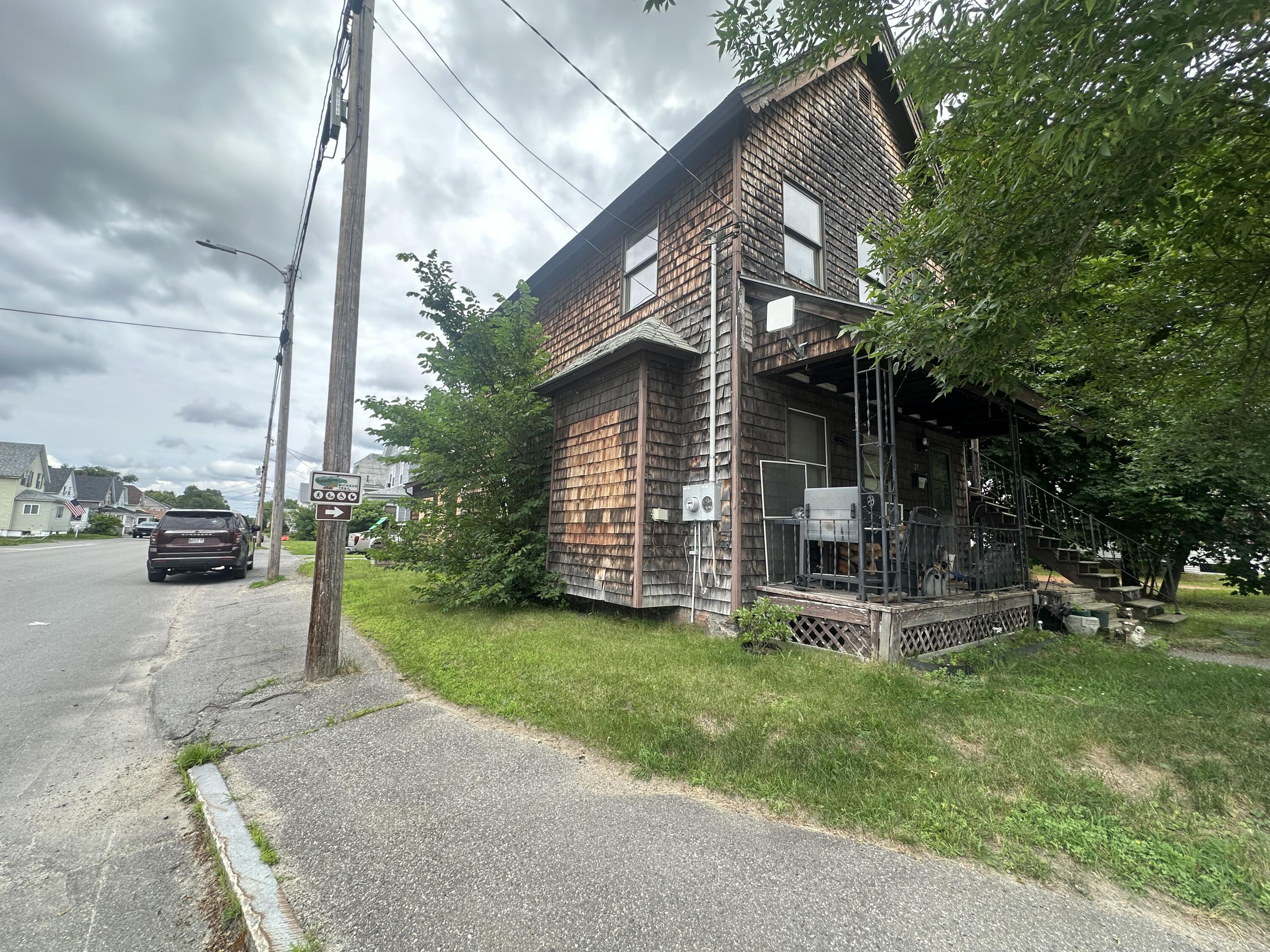 27 Central Street Millinocket ME 04462