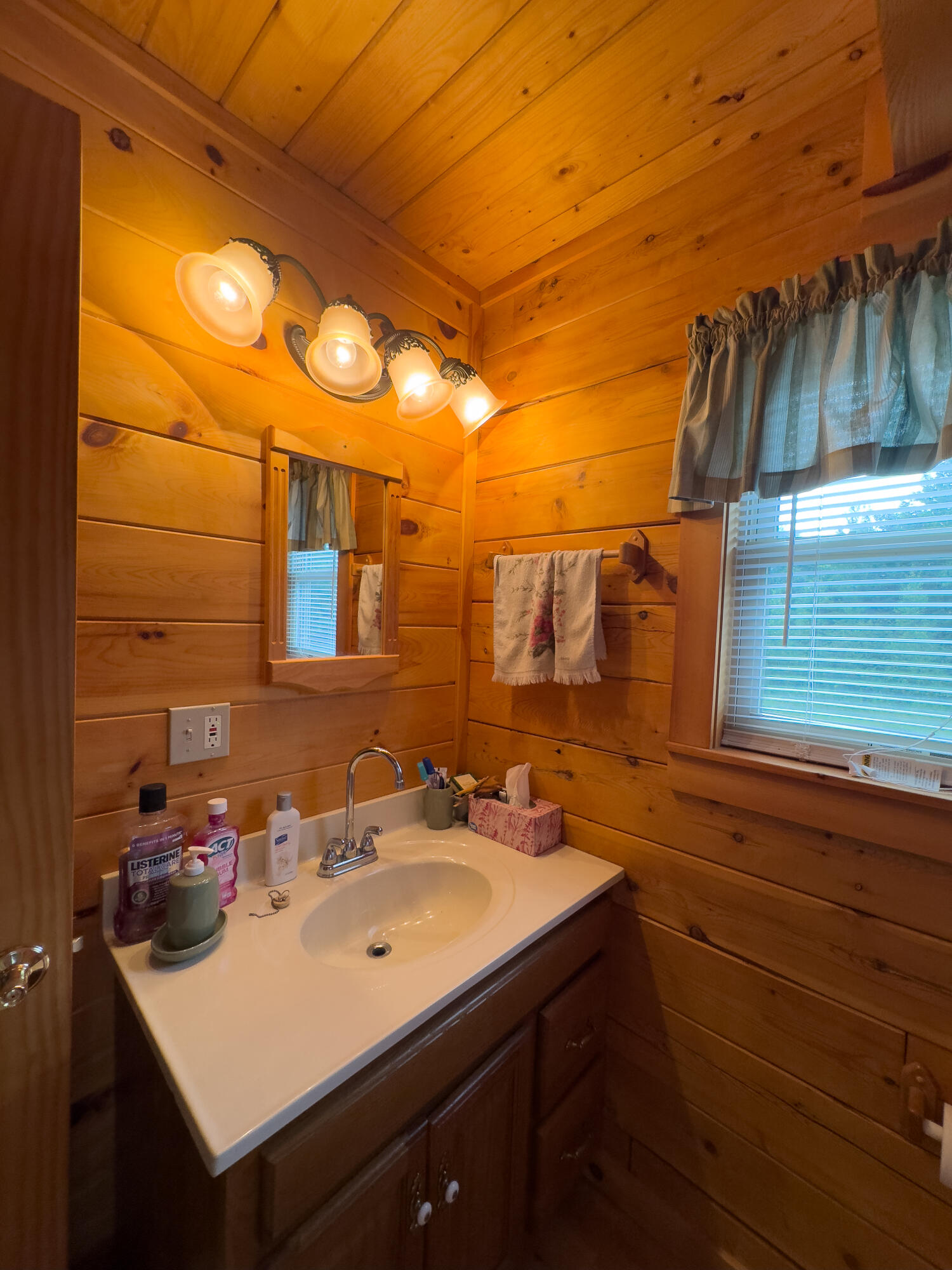 1968 State Highway 193 Highway Beddington ME 04622