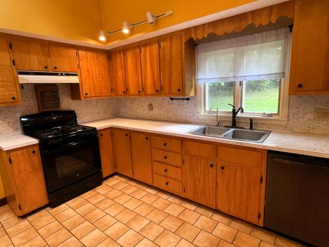 17 Waterman Road Buxton ME 04093