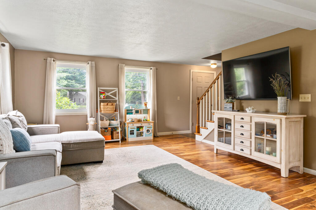 93 Two Rod Road Scarborough ME 04074