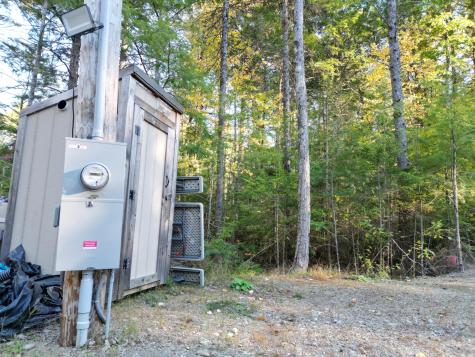 40 Trails End Lincoln ME 04457