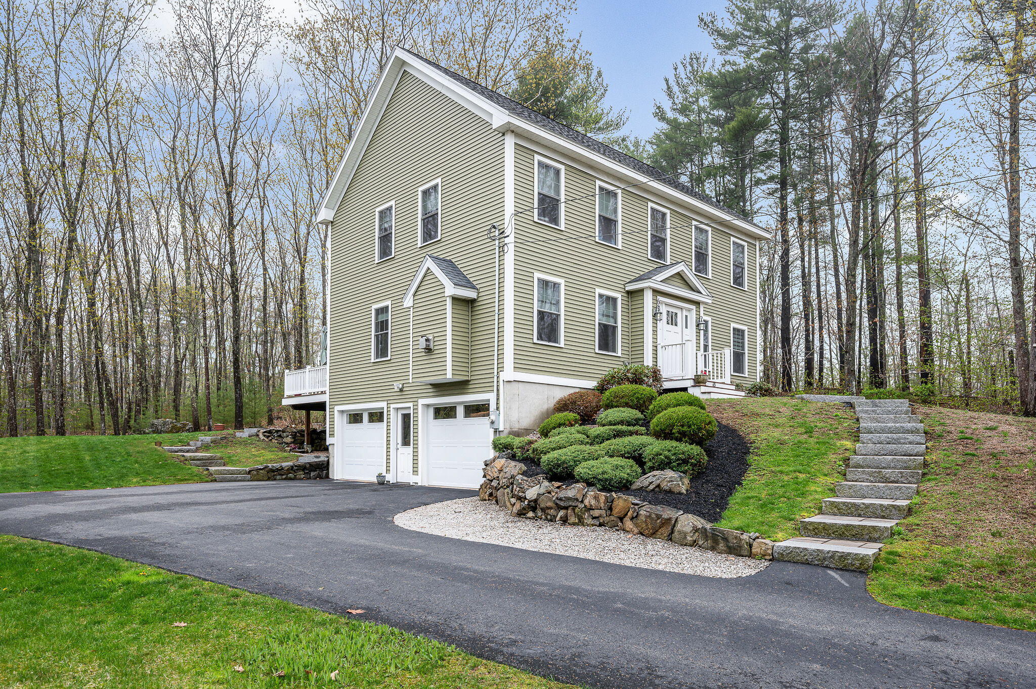 65 Old Post Road York ME 03909