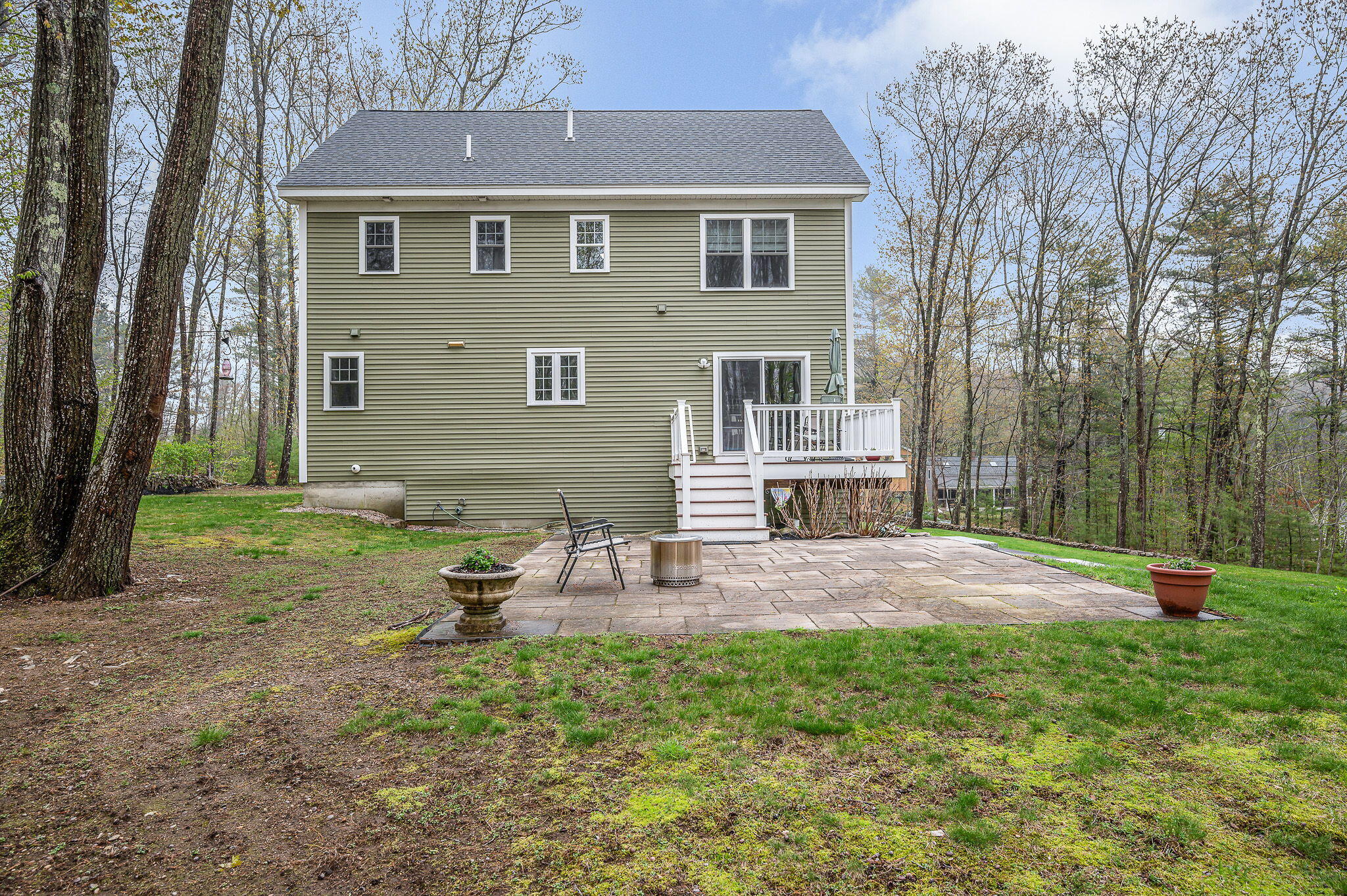 65 Old Post Road York ME 03909