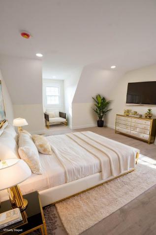 29 Pleasant Street Newcastle ME 04553