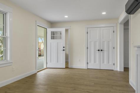 29 Pleasant Street Newcastle ME 04553