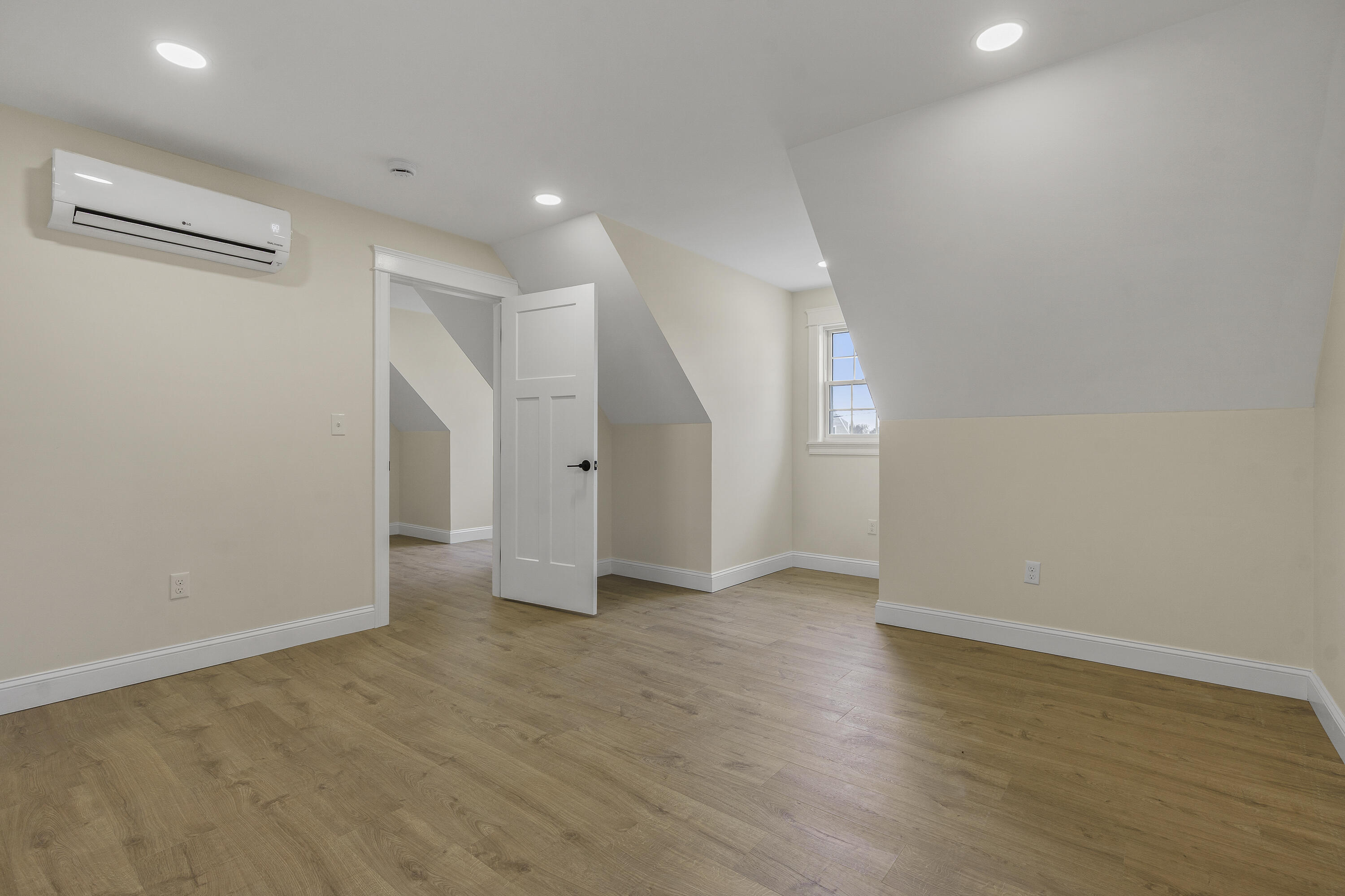 29 Pleasant Street Newcastle ME 04553