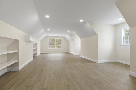 29 Pleasant Street Newcastle ME 04553