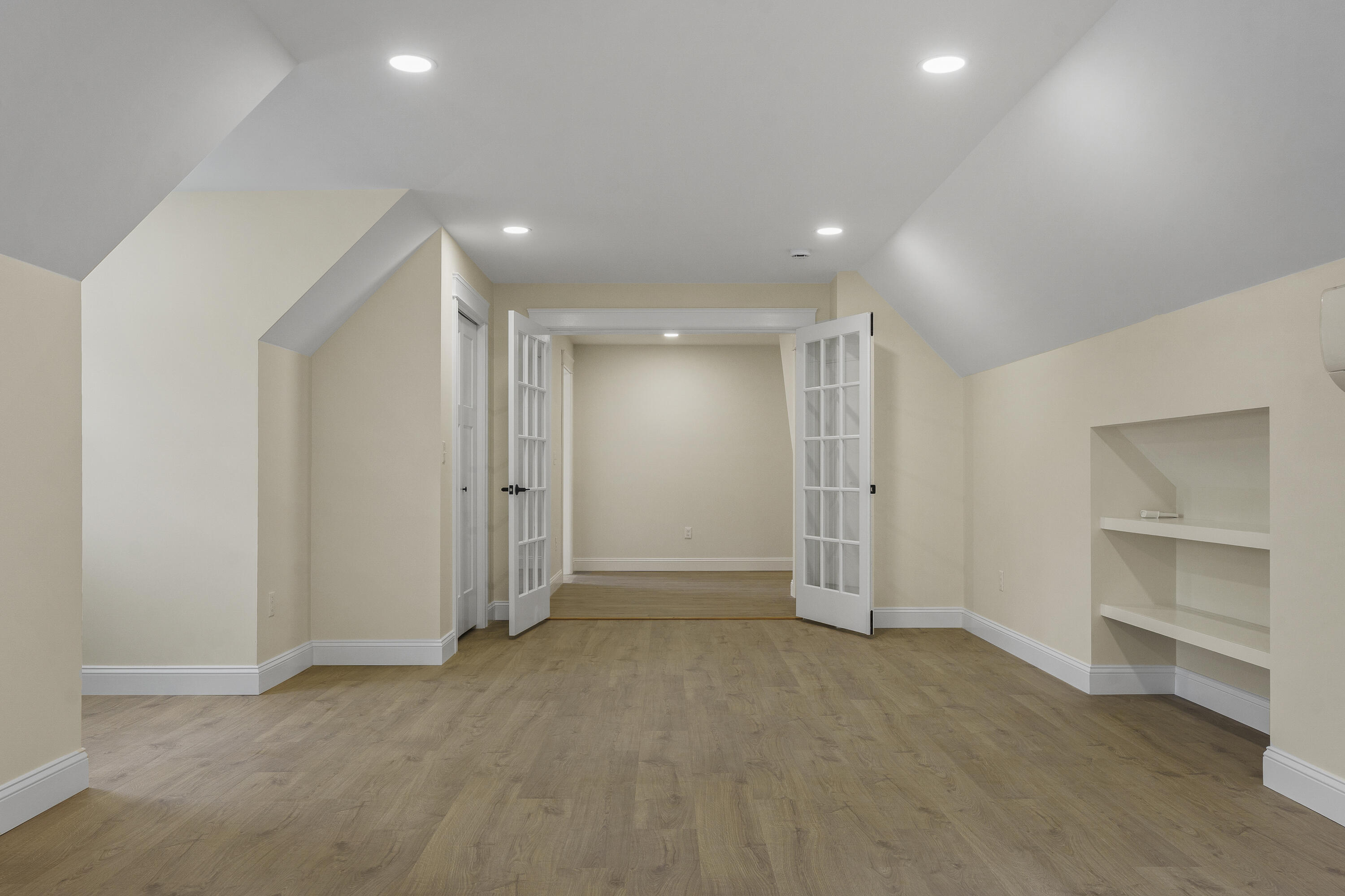 29 Pleasant Street Newcastle ME 04553