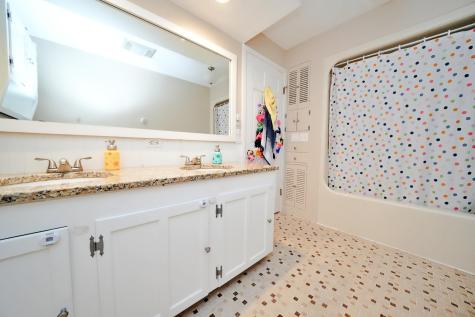 428 Main Street Orono ME 04473