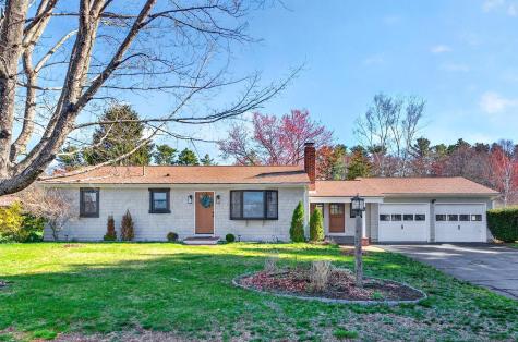 7 Lawn Avenue Cumberland ME 04021