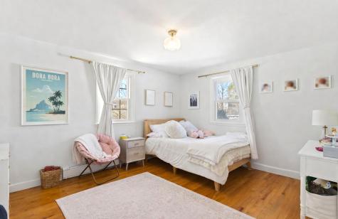 7 Lawn Avenue Cumberland ME 04021