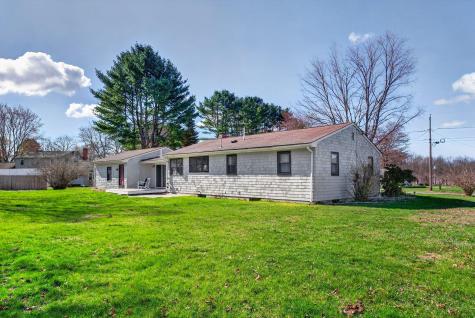 7 Lawn Avenue Cumberland ME 04021