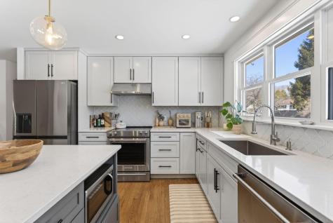 7 Lawn Avenue Cumberland ME 04021