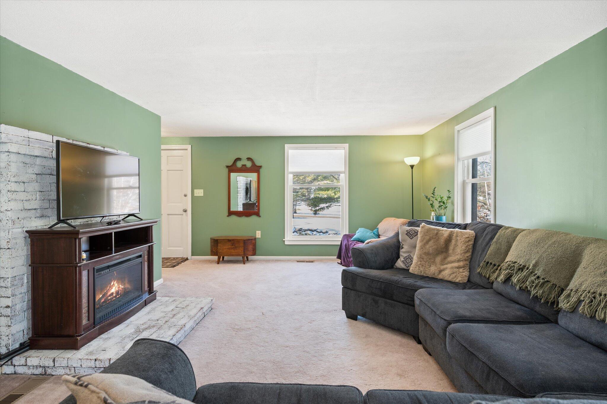 142 Ichabod Lane Hampden ME 04444