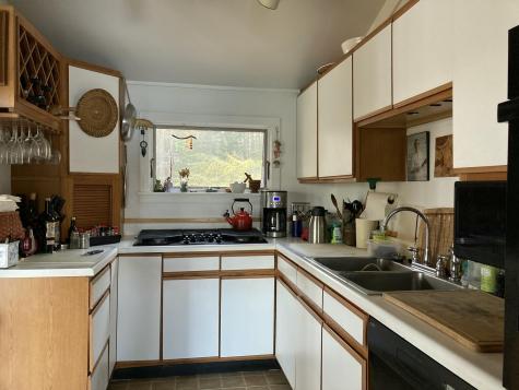 32 Taunton Keep Hancock ME 04640