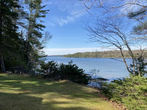 32 Taunton Keep Hancock ME 04640