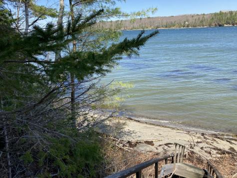 32 Taunton Keep Hancock ME 04640