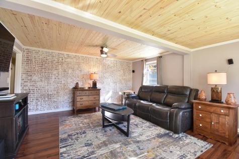 15 Royal Avenue Auburn ME 04210