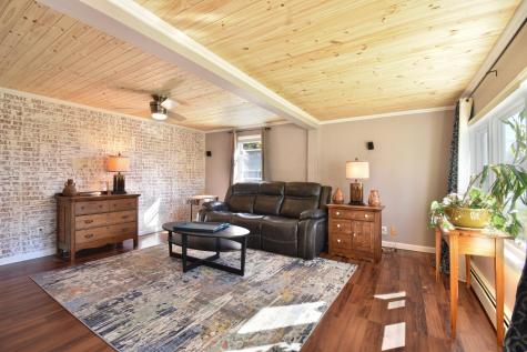 15 Royal Avenue Auburn ME 04210