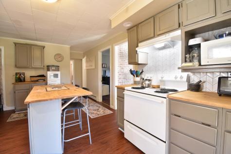 15 Royal Avenue Auburn ME 04210