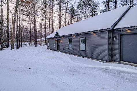 8 Lydia Lane Norway ME 04268