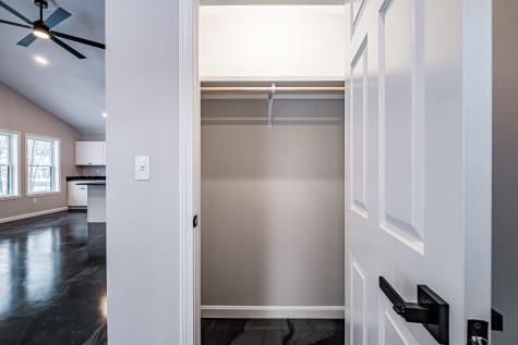 8 Lydia Lane Norway ME 04268