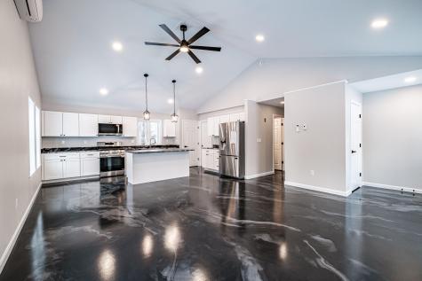 8 Lydia Lane Norway ME 04268