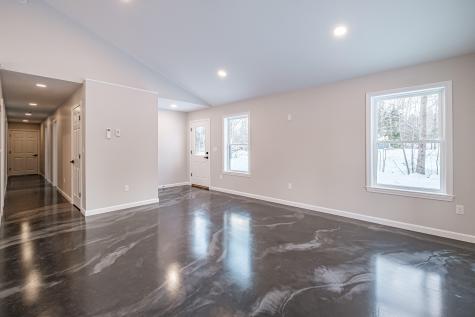 8 Lydia Lane Norway ME 04268