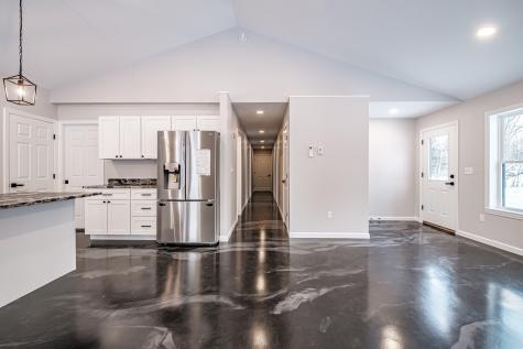 8 Lydia Lane Norway ME 04268