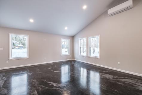 8 Lydia Lane Norway ME 04268