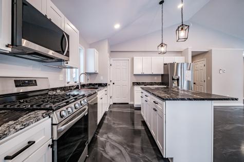 8 Lydia Lane Norway ME 04268