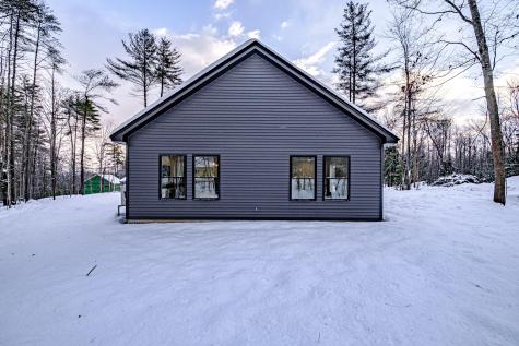 8 Lydia Lane Norway ME 04268