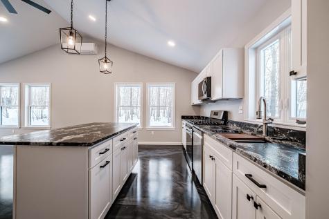 8 Lydia Lane Norway ME 04268