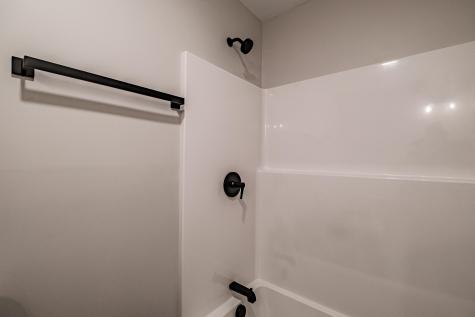 8 Lydia Lane Norway ME 04268