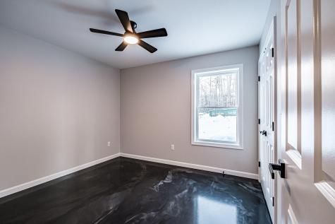 8 Lydia Lane Norway ME 04268