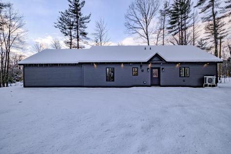 8 Lydia Lane Norway ME 04268