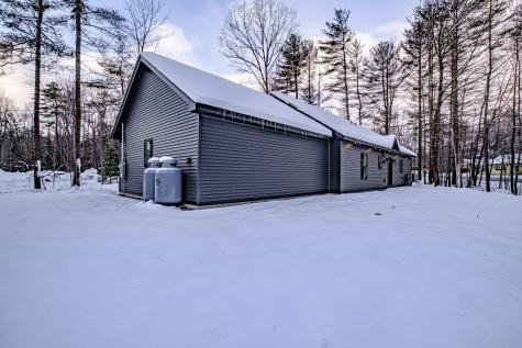 8 Lydia Lane Norway ME 04268