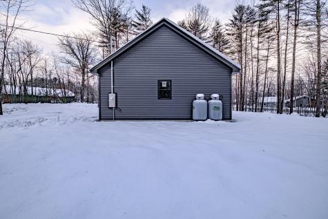 8 Lydia Lane Norway ME 04268