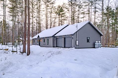 8 Lydia Lane Norway ME 04268