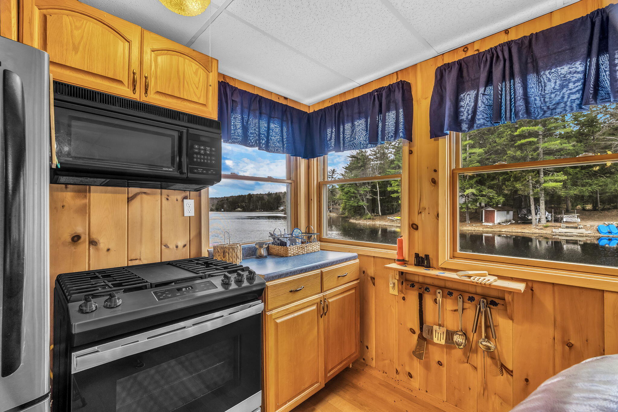 12 Paradise Cove Clifton ME 04428