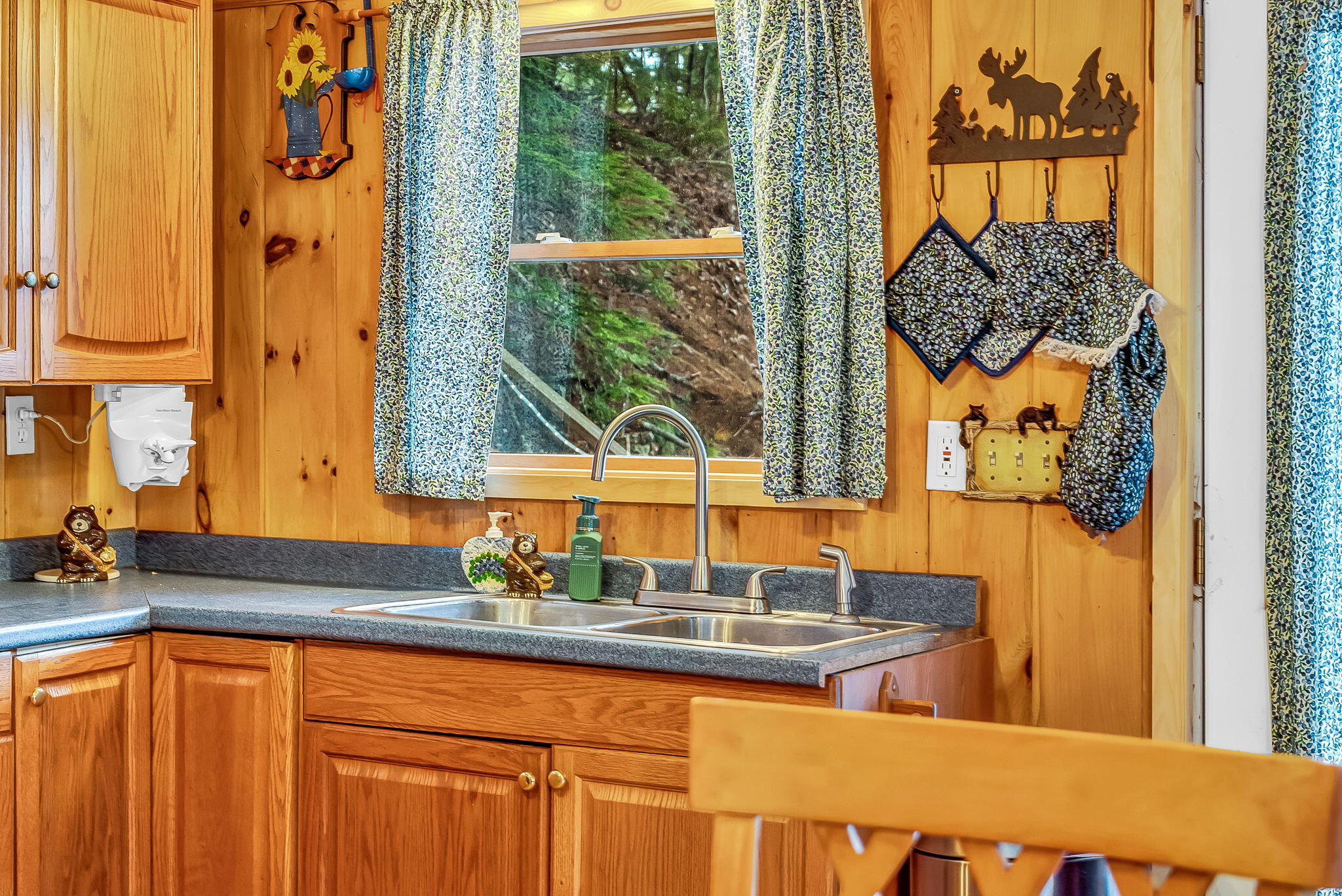 12 Paradise Cove Clifton ME 04428