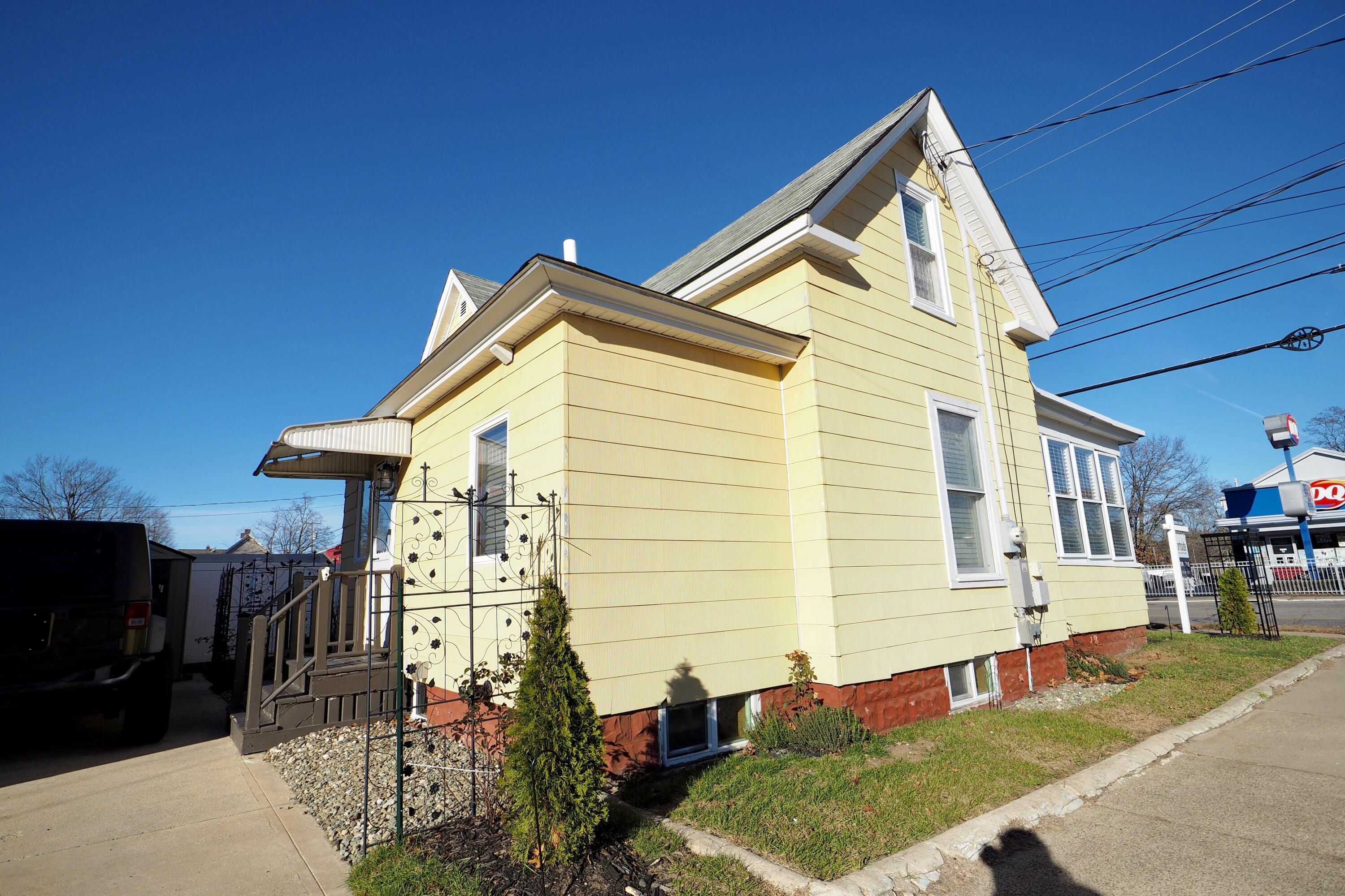 1013 Main Street Sanford ME 04073