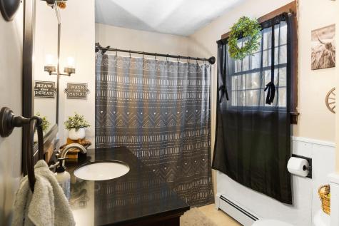18 Trunnel Lane Friendship ME 04547