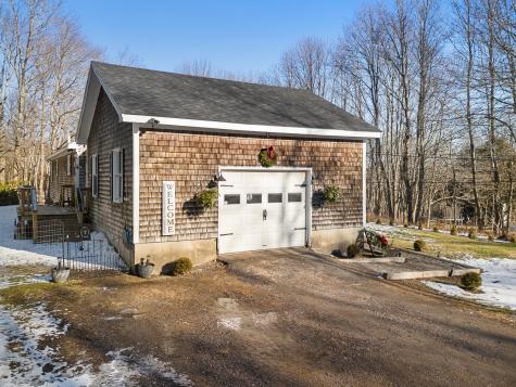 18 Trunnel Lane Friendship ME 04547