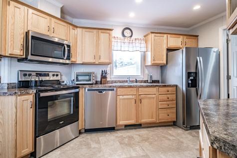 23 Kapote Drive Norway ME 04268